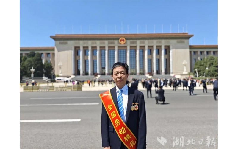 全国劳模卢志军：为国守粮绽放人生光彩